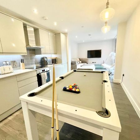D & D Luxury Apartments Станмор Екстериор снимка