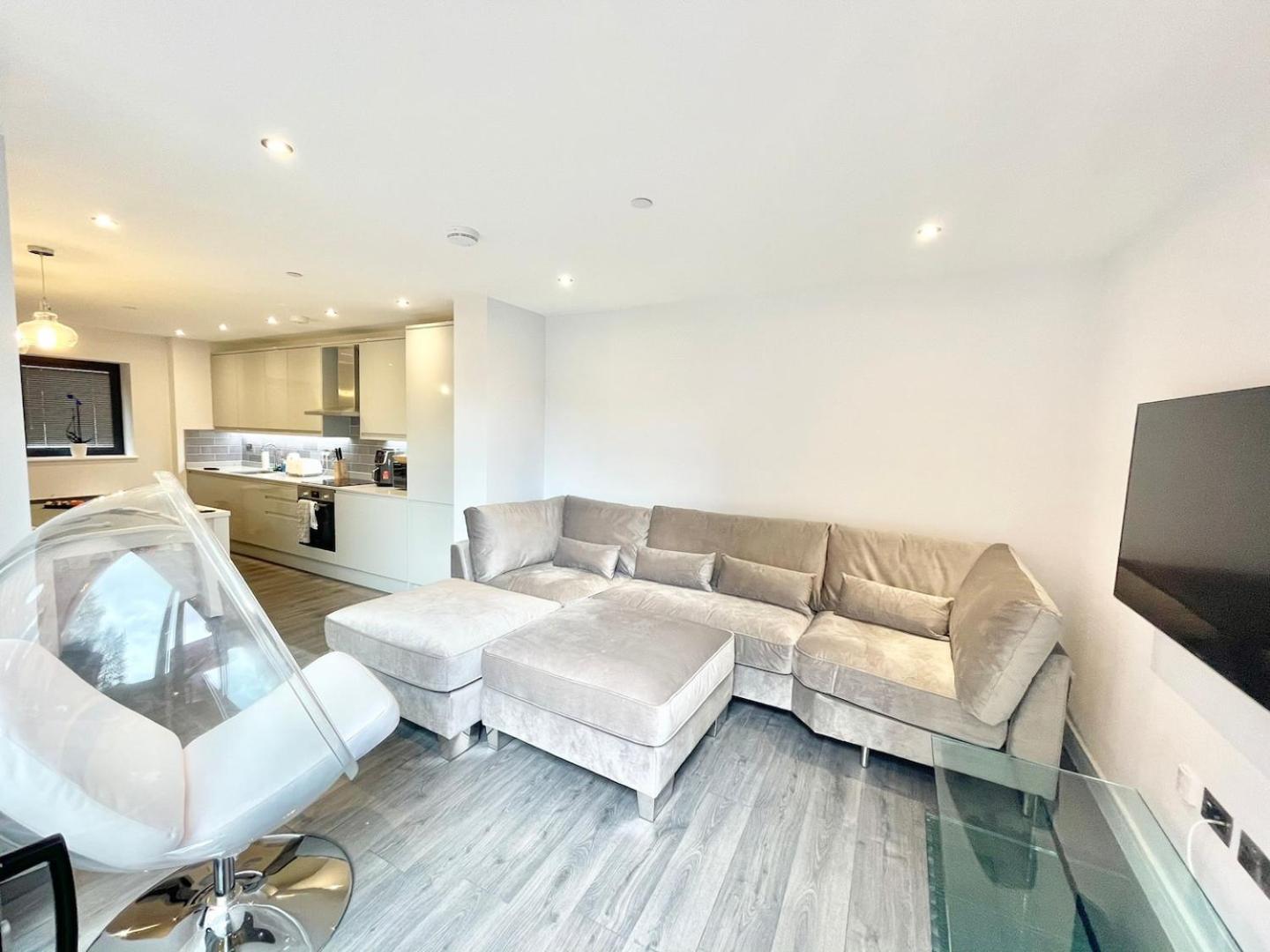 D & D Luxury Apartments Станмор Екстериор снимка