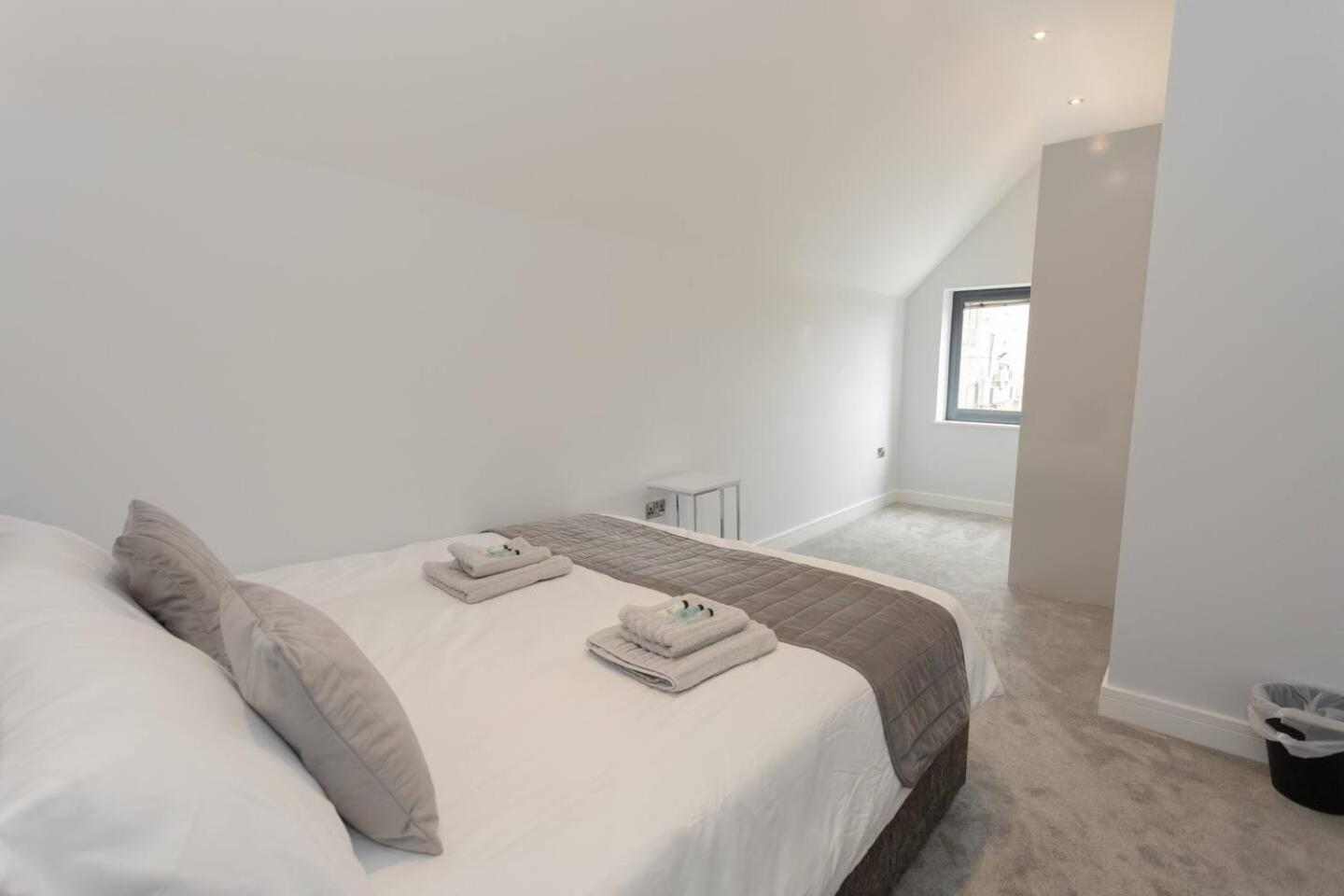 D & D Luxury Apartments Станмор Екстериор снимка