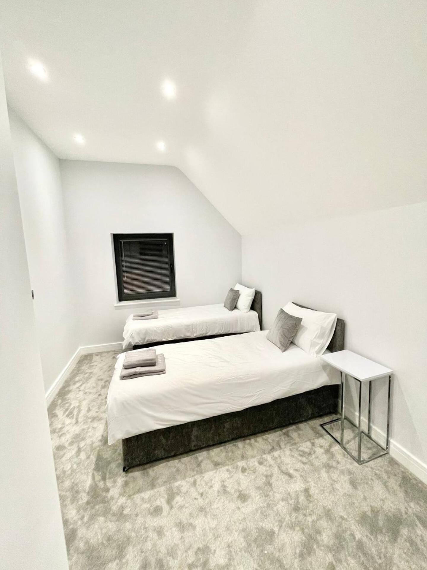 D & D Luxury Apartments Станмор Екстериор снимка