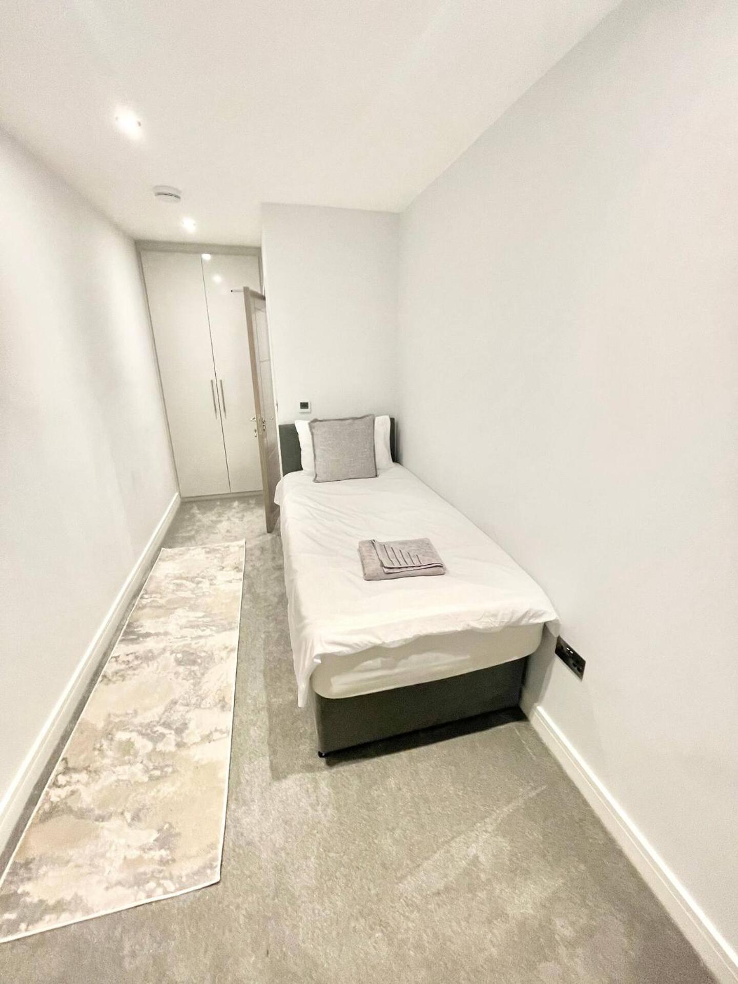 D & D Luxury Apartments Станмор Екстериор снимка