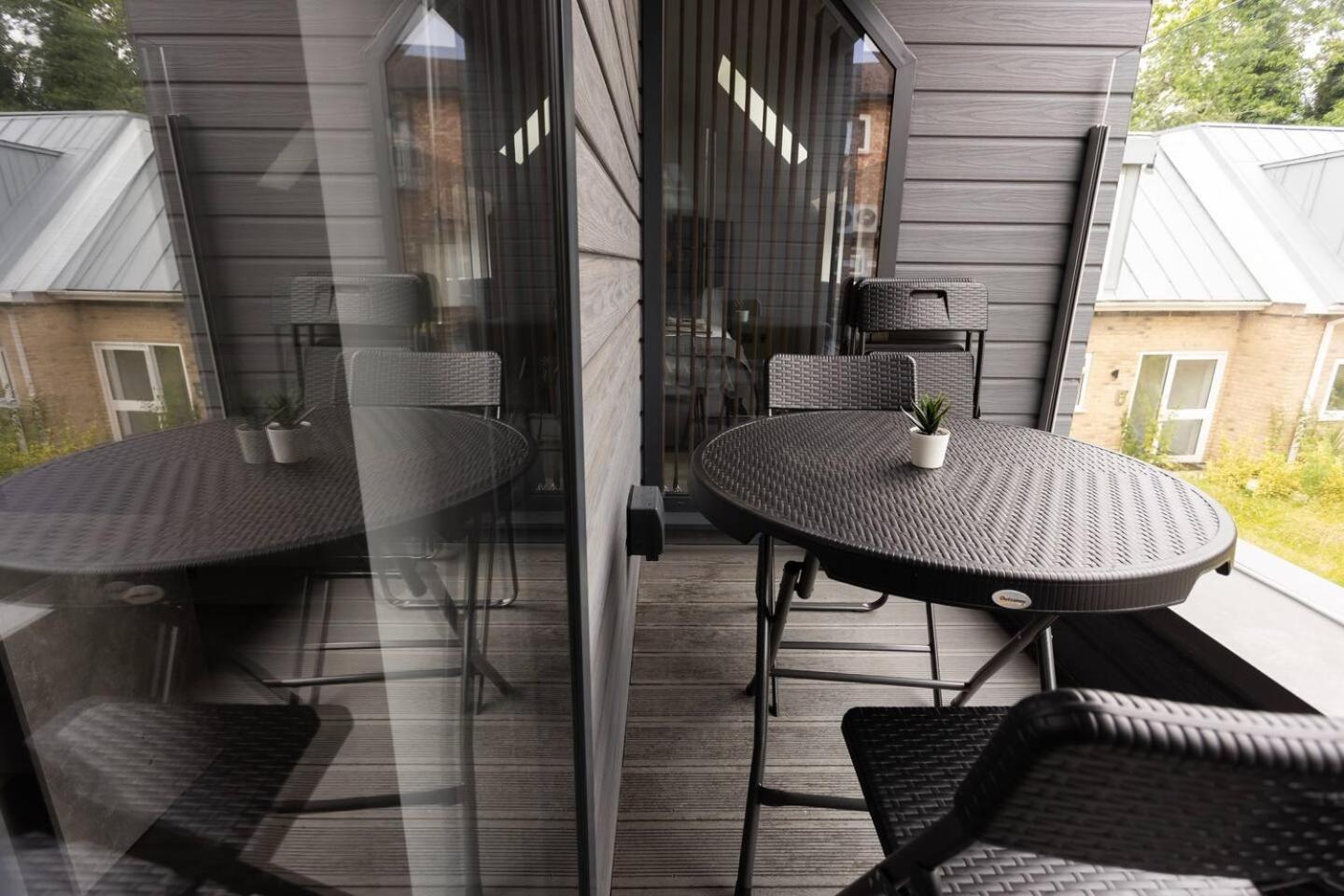 D & D Luxury Apartments Станмор Екстериор снимка