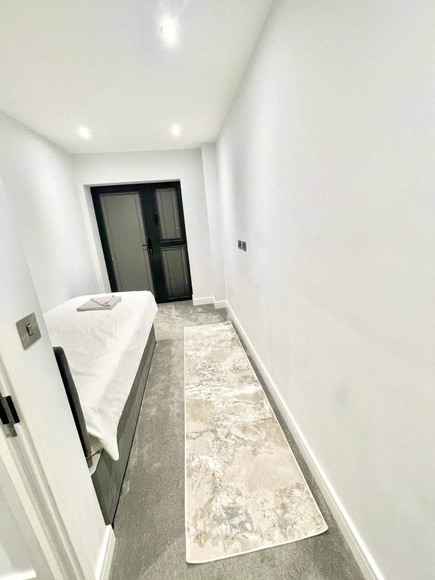 D & D Luxury Apartments Станмор Екстериор снимка